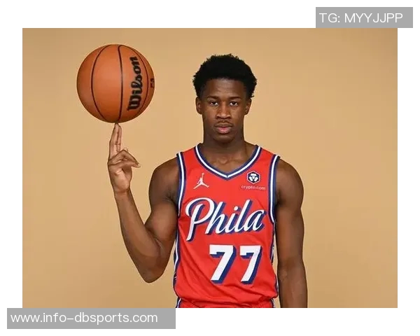 埃奇库姆闪耀赛场展现实力成新秀最佳球员引发热议 埃奇库姆闪耀赛场展现实力成新秀最佳球员引发热议