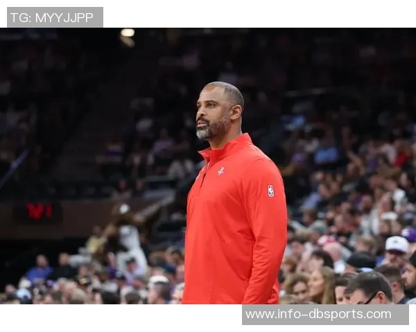 火箭双塔战术显威亚当斯短时间内贡献正负值20的精彩表现